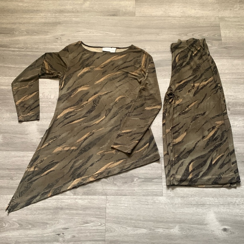 Chico’s Travelers Collection Camouflage Capri pants and matching LS top